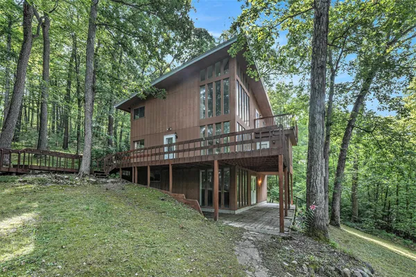 $449,900 | 2550 Bewell Avenue Southeast, Lowell, MI 49331
