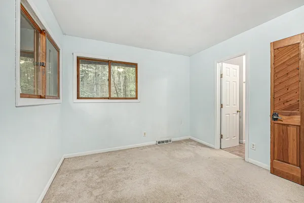 $449,900 | 2550 Bewell Avenue Southeast, Lowell, MI 49331