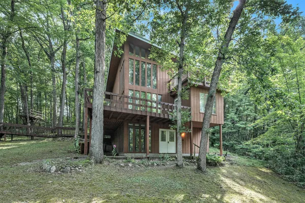 $449,900 | 2550 Bewell Avenue Southeast, Lowell, MI 49331
