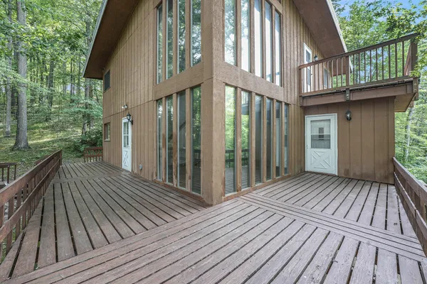 $449,900 | 2550 Bewell Avenue Southeast, Lowell, MI 49331