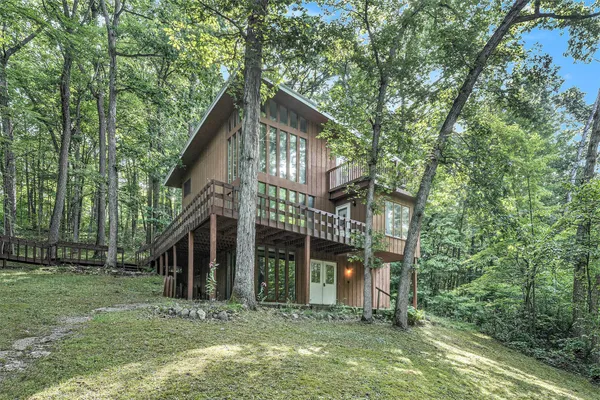 $449,900 | 2550 Bewell Avenue Southeast, Lowell, MI 49331