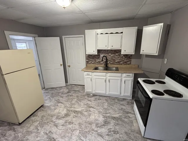 $92,500 | 1027 North 10th Street, Vincennes, IN 47591