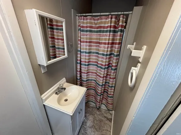 $84,900 | 1027 North 10th Street, Vincennes, IN 47591