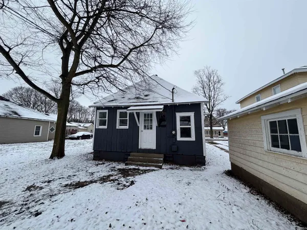 $84,900 | 1027 North 10th Street, Vincennes, IN 47591