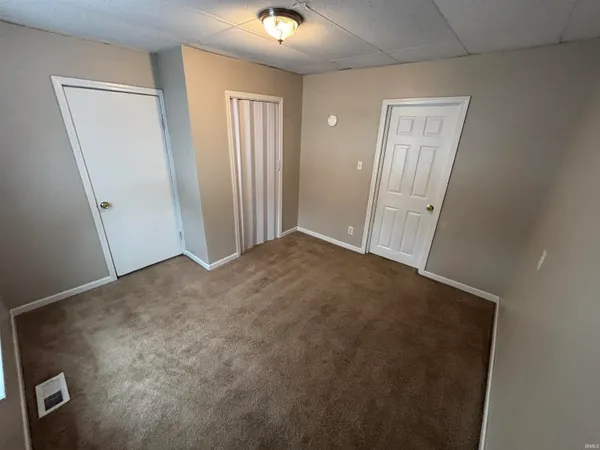 $84,900 | 1027 North 10th Street, Vincennes, IN 47591