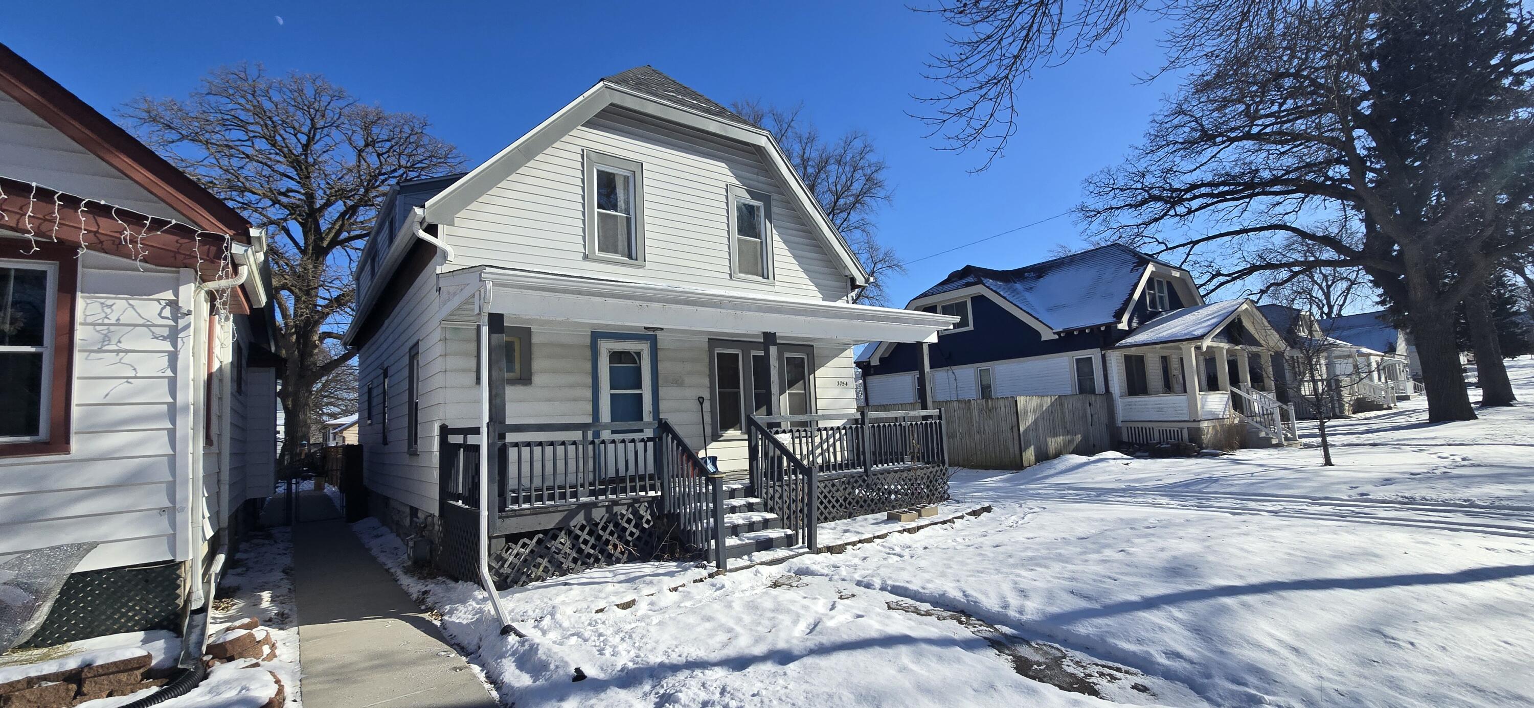 3754 South Rutland Avenue St. Francis, WI 53235 - Photo 3 of 38 20260126_134213