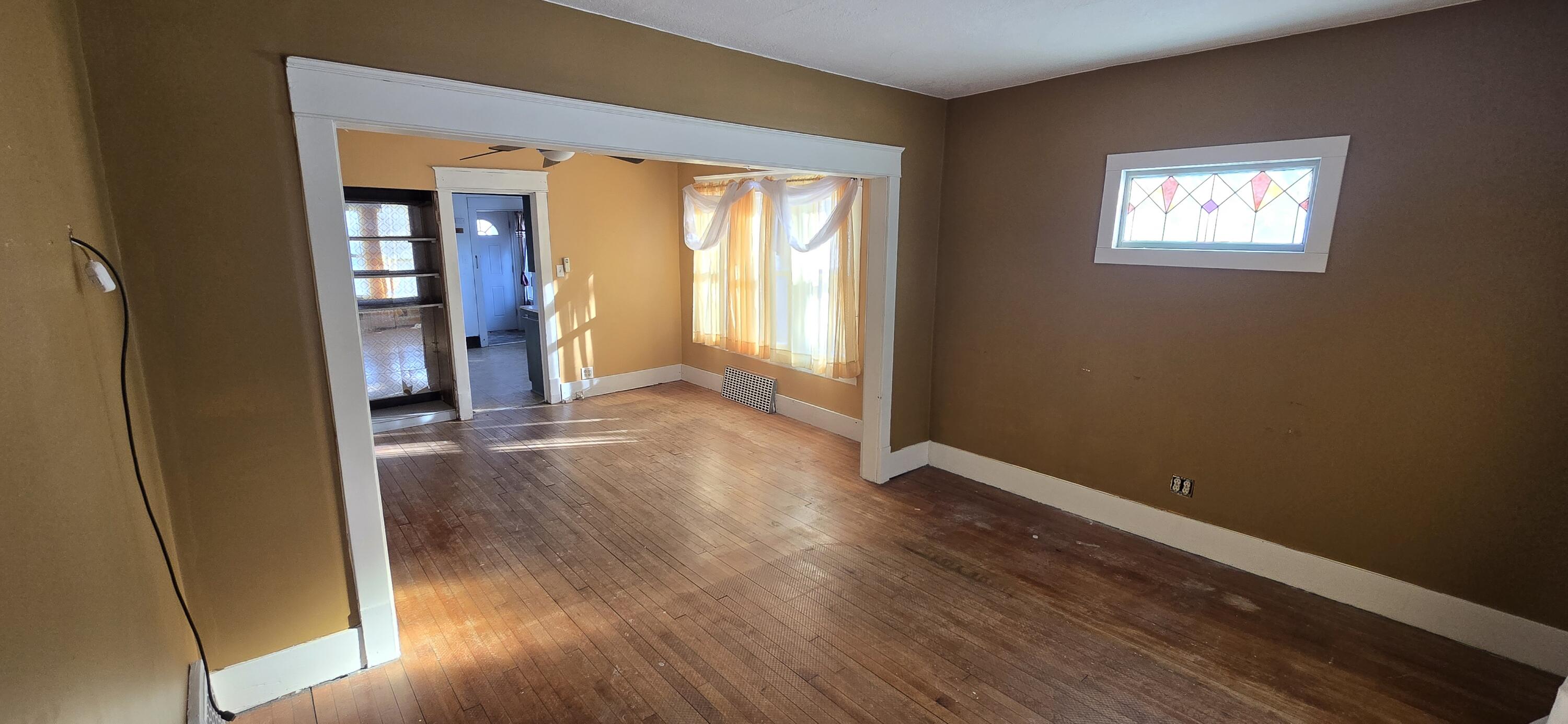 3754 South Rutland Avenue St. Francis, WI 53235 - Photo 4 of 38 20260126_135152