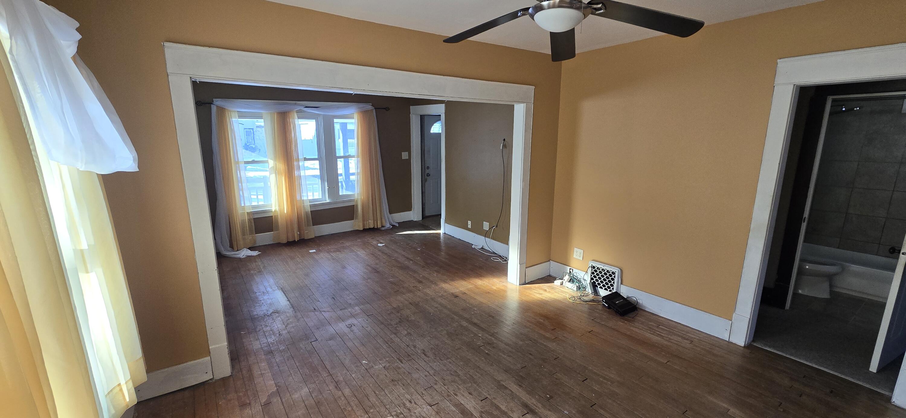 3754 South Rutland Avenue St. Francis, WI 53235 - Photo 6 of 38 20260126_135226