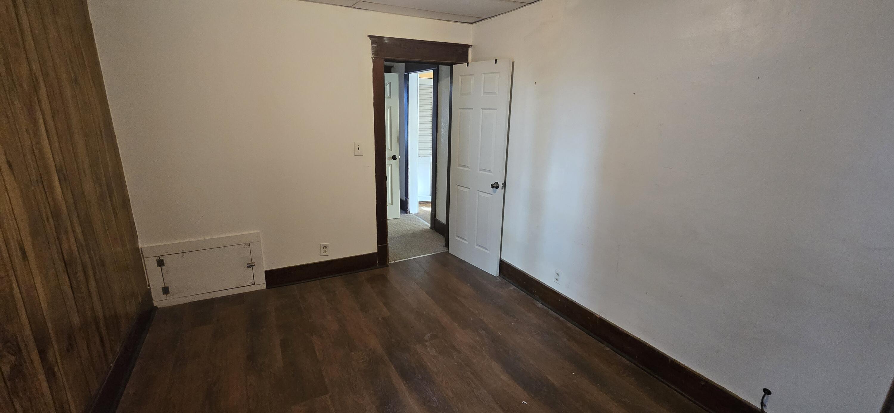 3754 South Rutland Avenue St. Francis, WI 53235 - Photo 8 of 38 20260126_135309