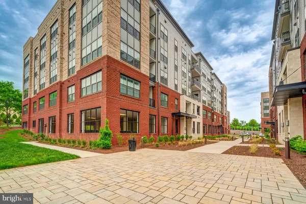 $4,000 | 102 St Ives Place, Unit 406, Oxon Hill, MD 20745