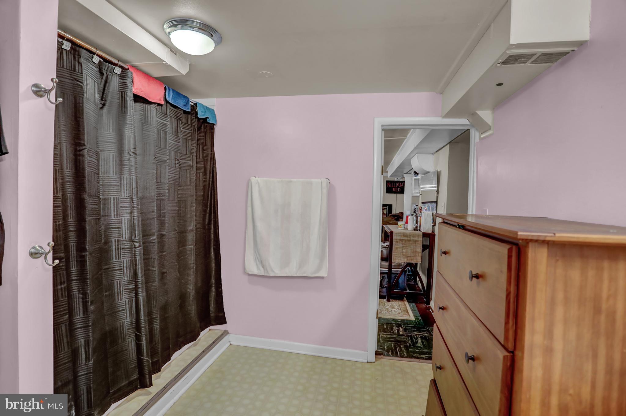 5 Oakmere Road Owings Mills, MD 21117 - Photo 24 of 30 Has tub & shower combo