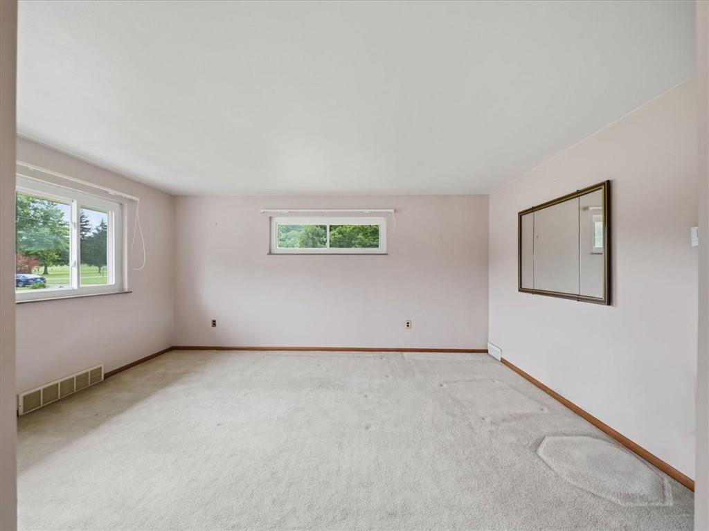 606 Golf Course Road Aliquippa, PA 15001 - Photo 3 of 31