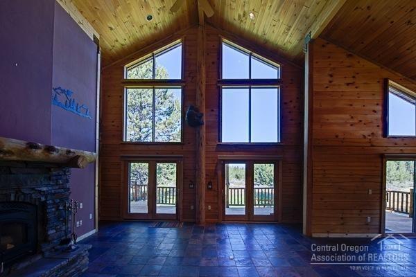 54265 Huntington Road Bend, OR 97707 - Photo 3 of 24 Great room, cathedral ceilings, lots of