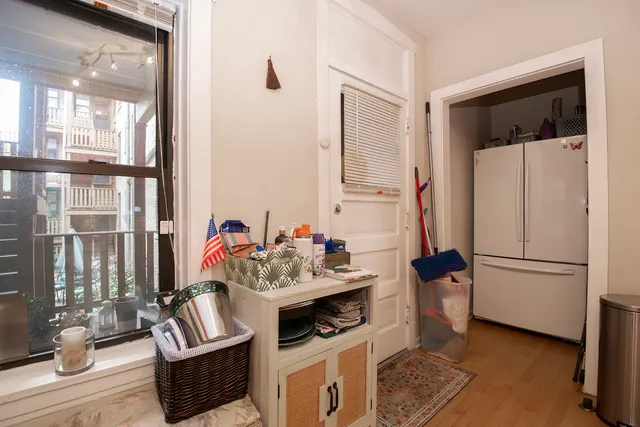 $189,900 | 920 Wesley Avenue, Unit 1, Oak Park, IL 60304