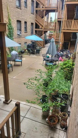 $189,900 | 920 Wesley Avenue, Unit 1, Oak Park, IL 60304