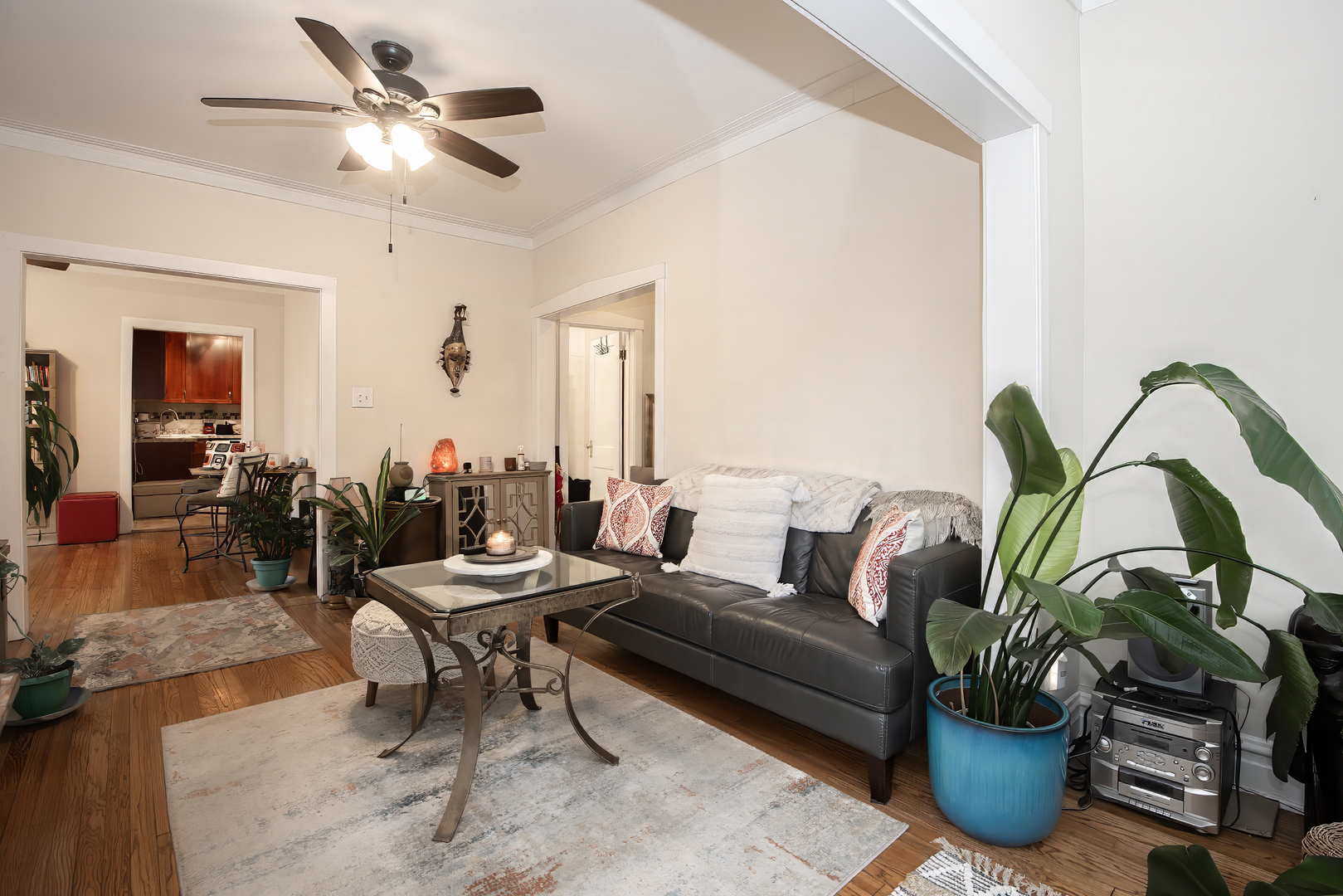 920 Wesley Avenue, Unit 1 Oak Park, IL 60304 - Photo 5 of 21 a living room with furniture potted plant and a window