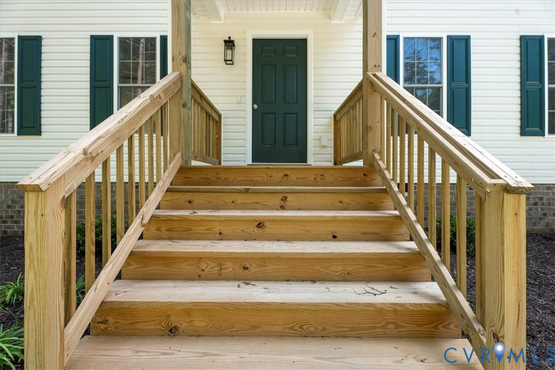 160 Ashburn Road Cumberland, VA 23040 - Photo 14 of 45 a view of entryway