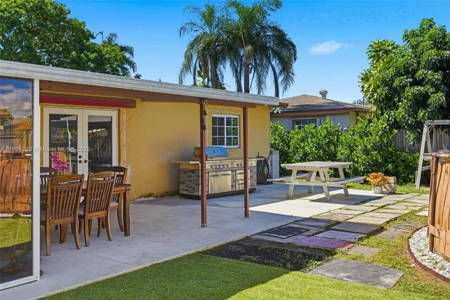 $515,900 | 7511 Taylor Street, Hollywood, FL 33024