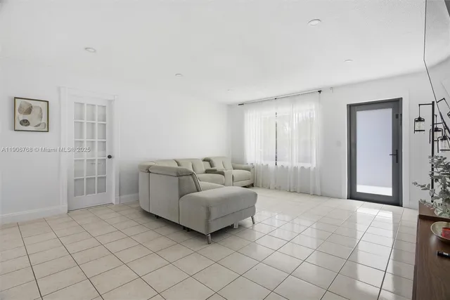 $515,900 | 7511 Taylor Street, Hollywood, FL 33024