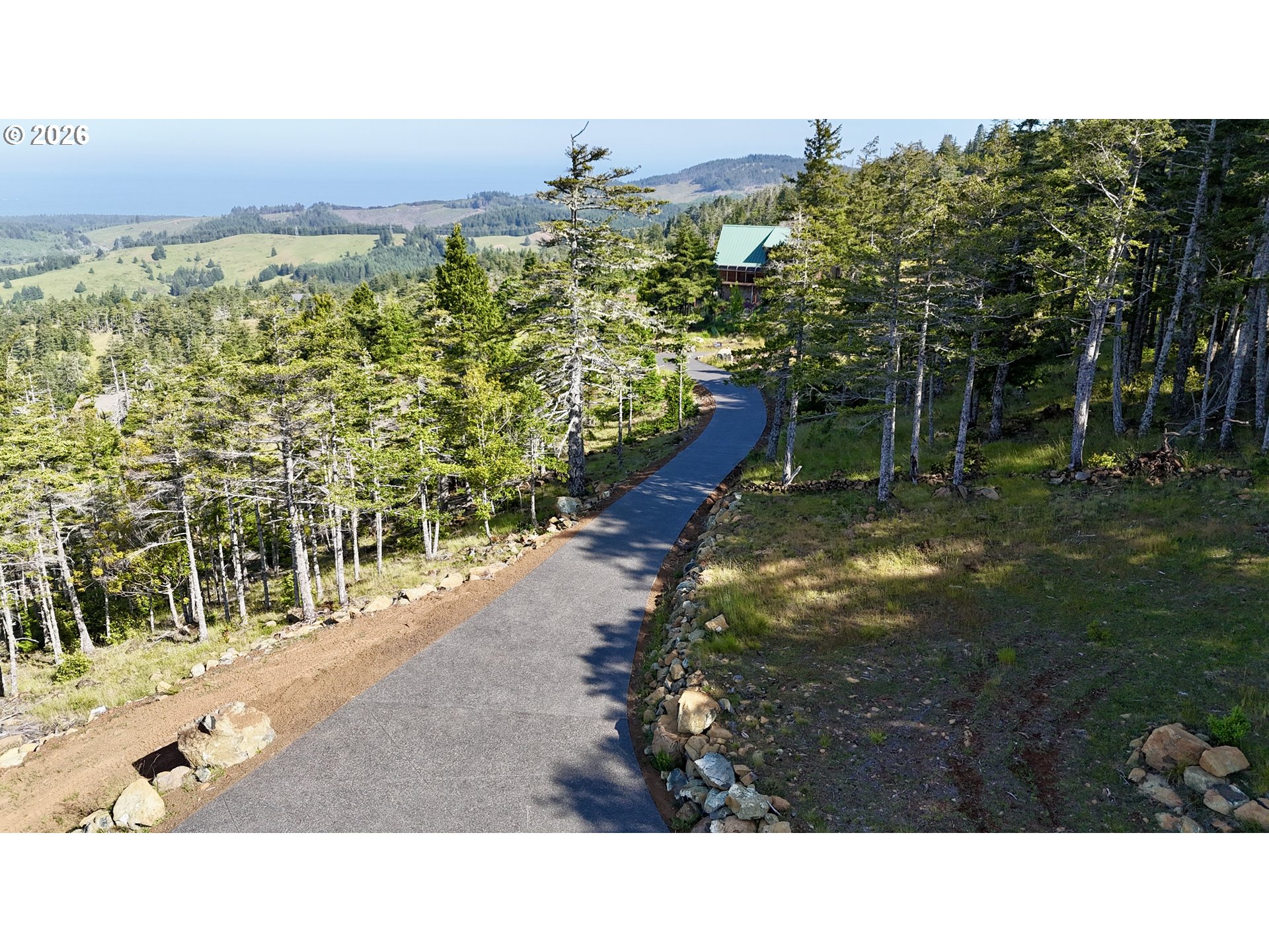 95665 Spirit Ridge Road Gold Beach, OR 97444 - Photo 38 of 43 Driveway