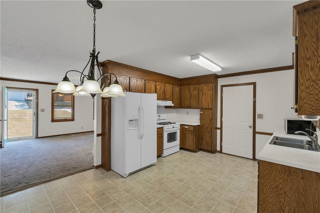 339 Springdale Avenue Liberty, SC 29657 - Photo 4 of 28