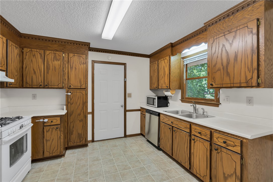 339 Springdale Avenue Liberty, SC 29657 - Photo 5 of 28