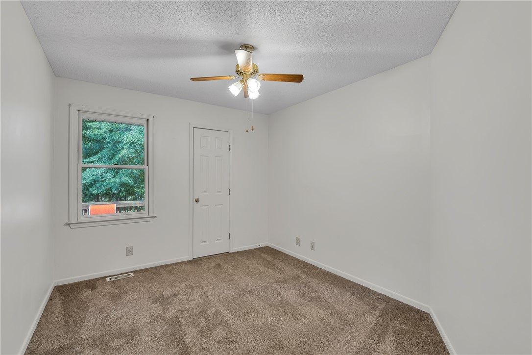 339 Springdale Avenue Liberty, SC 29657 - Photo 8 of 28