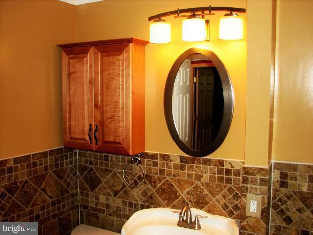 5905 Noblestown Road, Unit 53 Springfield, VA 22152 - Photo 3 of 4 Bath