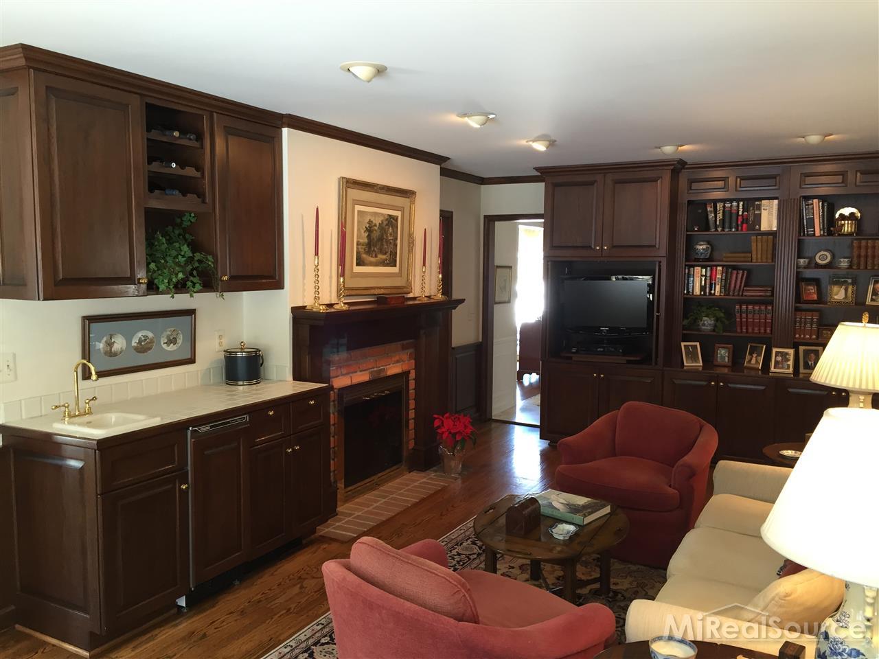 1003 Bishop Road Grosse Pointe Park, MI 48230 - Photo 8 of 40