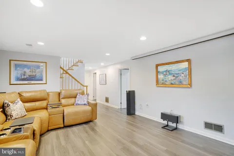 $799,900 | 6125 Beech Tree Drive, Alexandria, VA 22310