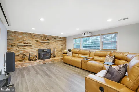 $799,900 | 6125 Beech Tree Drive, Alexandria, VA 22310