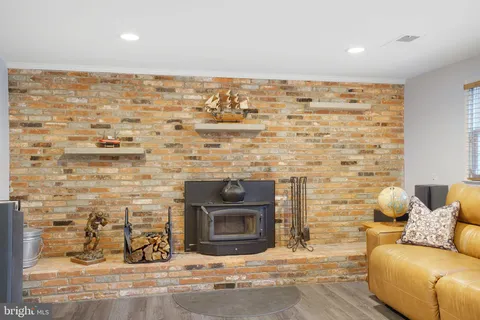 $799,900 | 6125 Beech Tree Drive, Alexandria, VA 22310