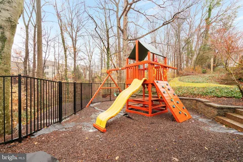 $799,900 | 6125 Beech Tree Drive, Alexandria, VA 22310