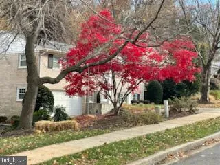 $799,900 | 6125 Beech Tree Drive, Alexandria, VA 22310