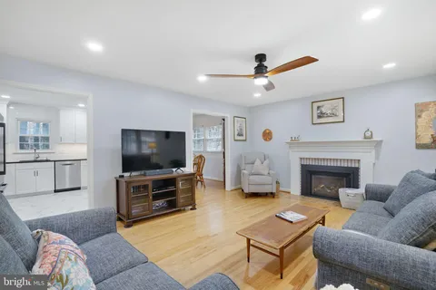 $799,900 | 6125 Beech Tree Drive, Alexandria, VA 22310