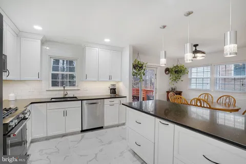 $799,900 | 6125 Beech Tree Drive, Alexandria, VA 22310