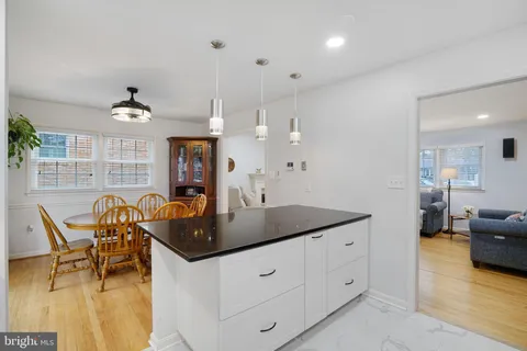 $799,900 | 6125 Beech Tree Drive, Alexandria, VA 22310