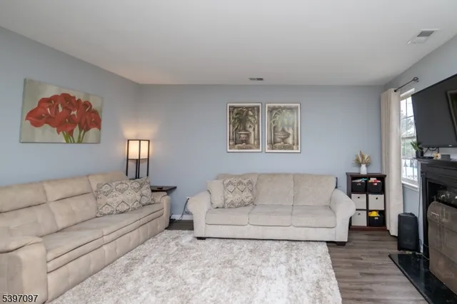 $525,000 | 55 Saxton Drive, Hackettstown, NJ 07840