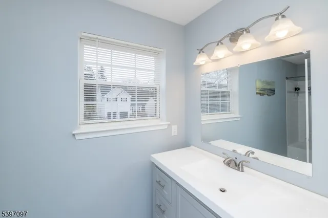 $525,000 | 55 Saxton Drive, Hackettstown, NJ 07840