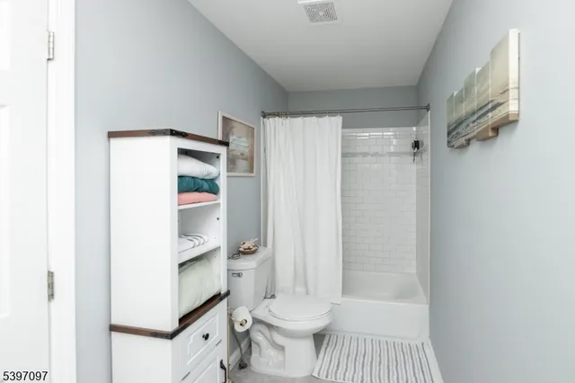 $525,000 | 55 Saxton Drive, Hackettstown, NJ 07840