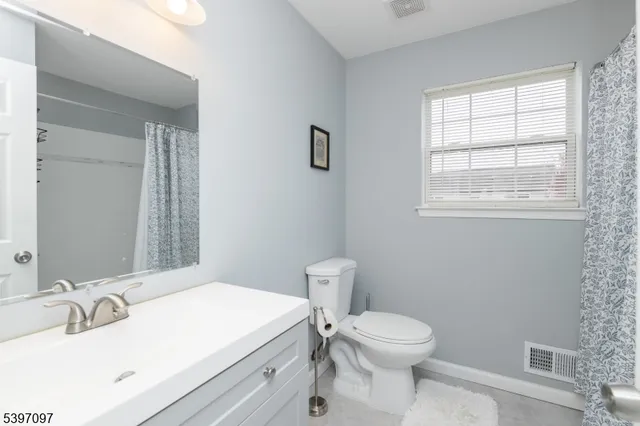 $525,000 | 55 Saxton Drive, Hackettstown, NJ 07840