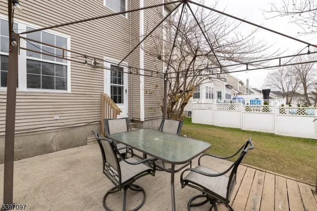 $525,000 | 55 Saxton Drive, Hackettstown, NJ 07840