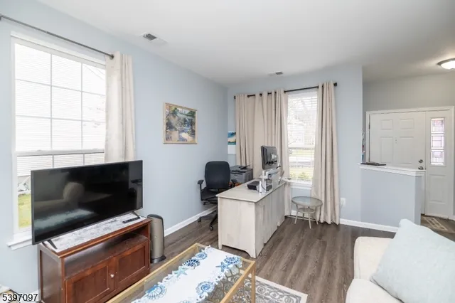 $525,000 | 55 Saxton Drive, Hackettstown, NJ 07840