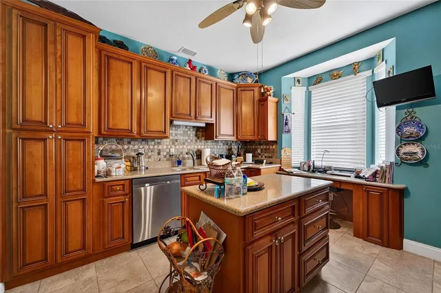 $525,000 | 901 Shagos Drive, Apollo Beach, FL 33572