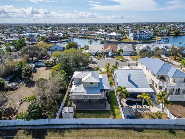 $525,000 | 901 Shagos Drive, Apollo Beach, FL 33572