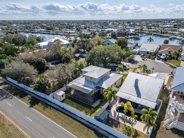 $525,000 | 901 Shagos Drive, Apollo Beach, FL 33572