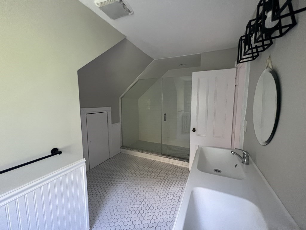 9 Farragut Road Swampscott, MA 01907 - Photo 17 of 27 Gallery Image 17
