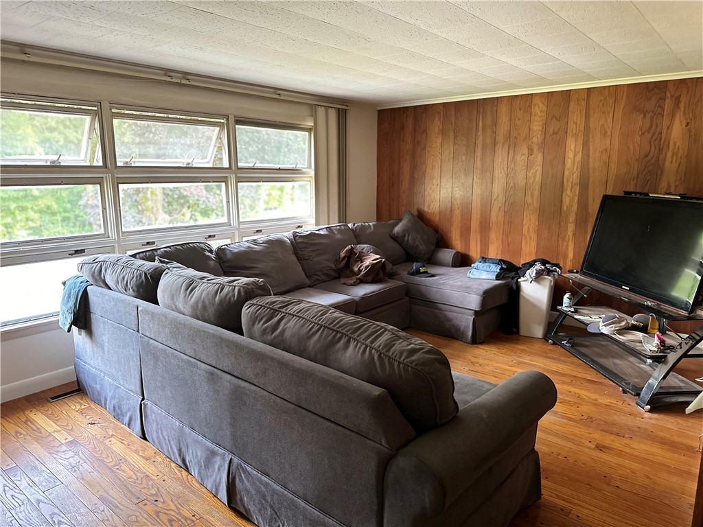 657 Danielson Pike Scituate, RI 02857 - Photo 27 of 31 Gallery Image 27