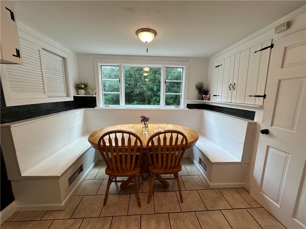 657 Danielson Pike Scituate, RI 02857 - Photo 8 of 31 Gallery Image 8