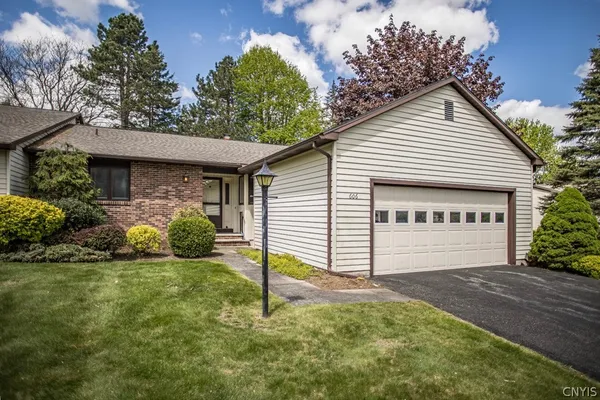 $349,900 | 606 Kimry Moor, Manlius, NY 13066